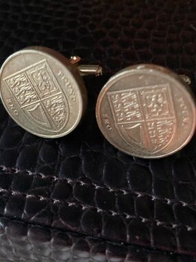 British £1 Coin Cufflinks – Royal Arms Shield Design – UK Currency